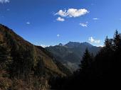 Salita da Colere al Rifugio Albani (1939 m.) con la prima neve il 20 ottobre 2010 - FOTOGALLERY